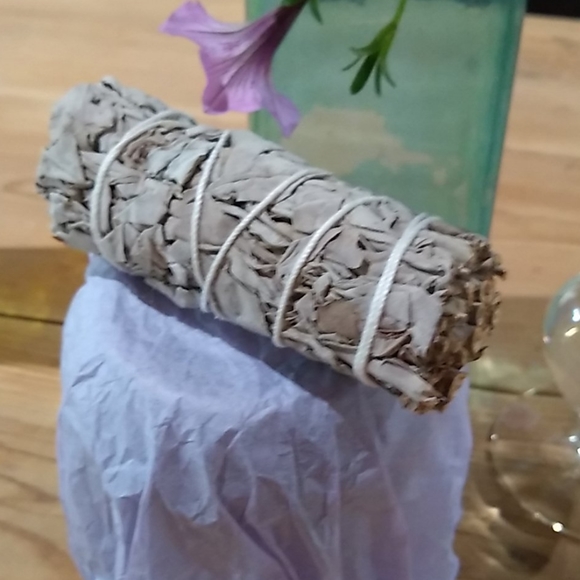 White Sage 🔥 BUY 2 GET 20% OFF!! 🔥💕 - Picture 1 of 3